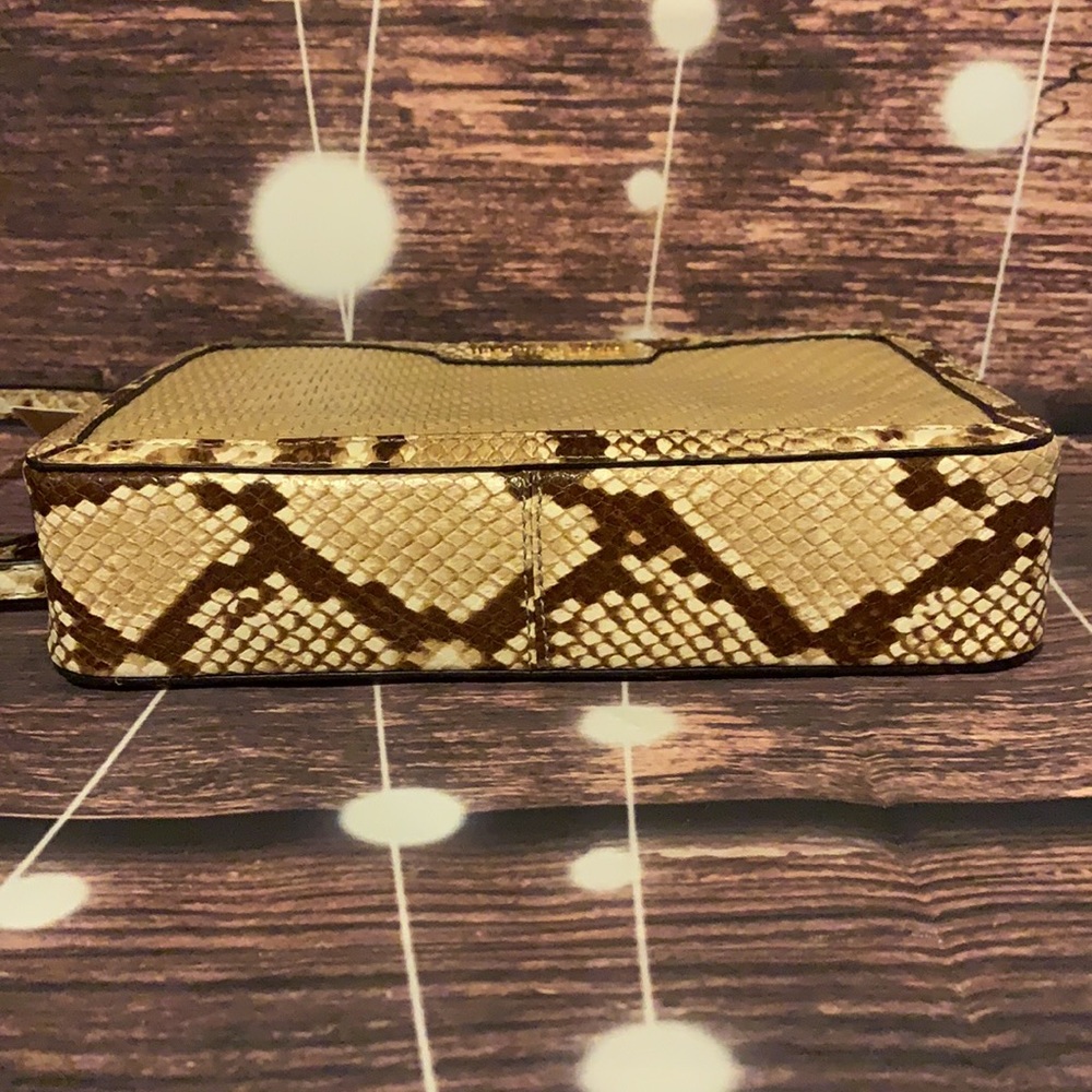 🌺 MICHAEL KORS 🌺 LARGE EW STRAW PYTHON CAPSULE - Picture 8 of 8